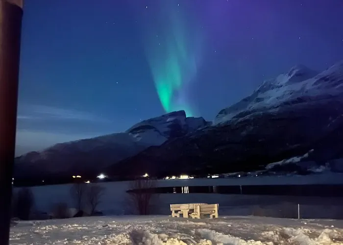 Cozy Near Close To The Sea And Mountain's Ferienhaus Tromsø
